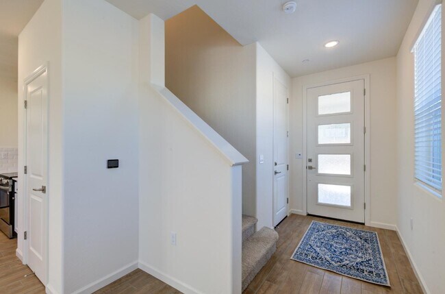 Foto del edificio - 1527 Foxhill Ln