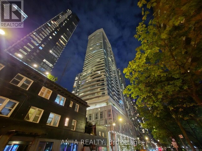 Building Photo - 77 Mutual St