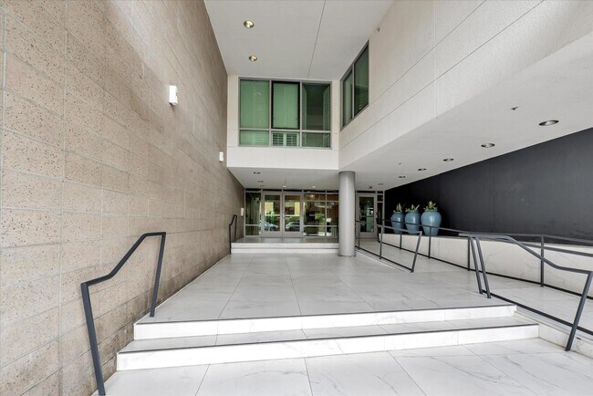 Foto del edificio - 425 W Beech St