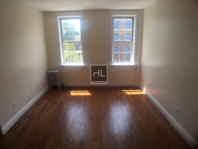 Building Photo - Amazing Studio in Greenwich Village