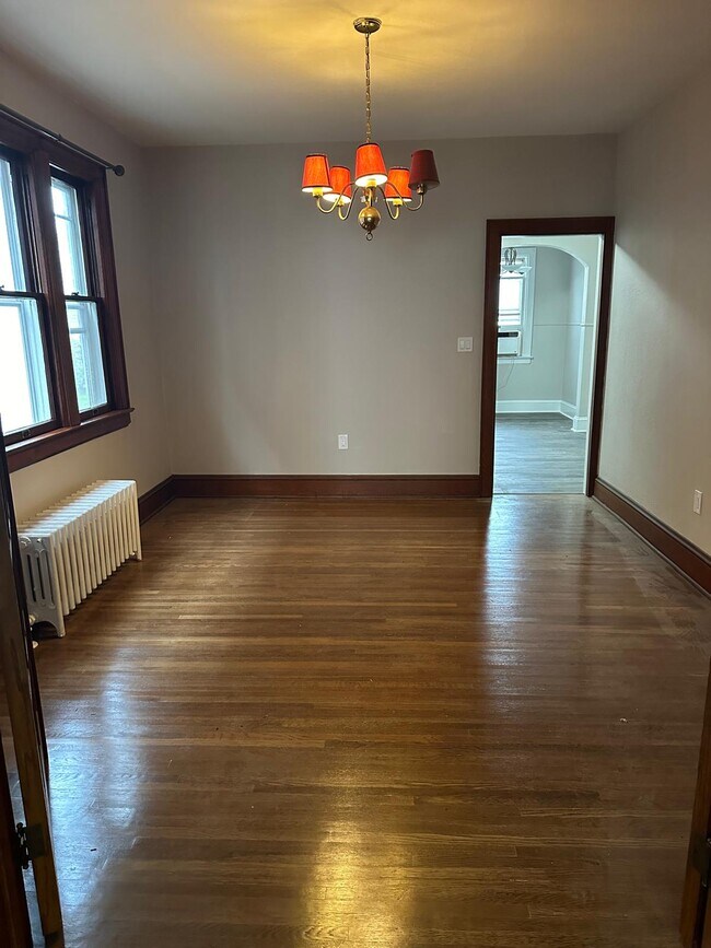 Comedor - 2242 Ferry St