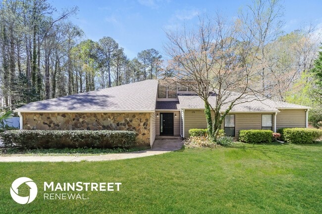 Building Photo - 135 Red Oak Dr
