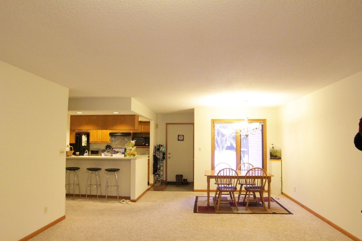 1804 Glenwood Oaks Ct, Urbana, IL 61801 Condo for Rent in Urbana, IL