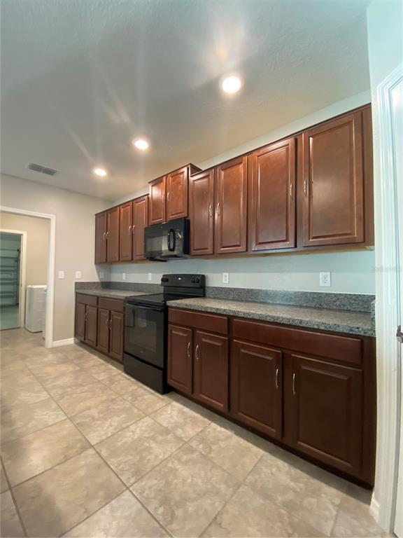 Building Photo - 10136 Golden Wonder Ln
