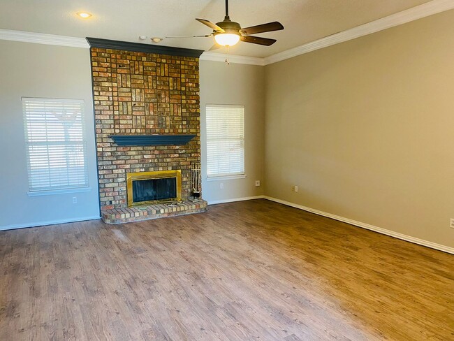 Building Photo - Pre-Leasing - 4 bed 2.5 bath - Frenship ISD