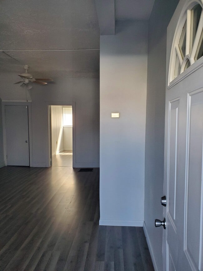 Building Photo - 1826 Ford Ave