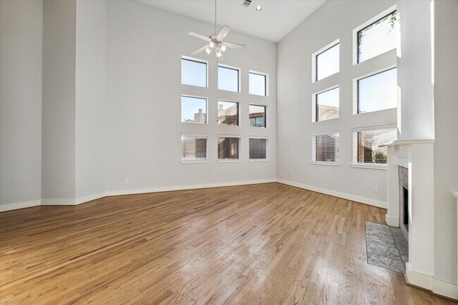 Building Photo - 9710 Riddlewood Ln