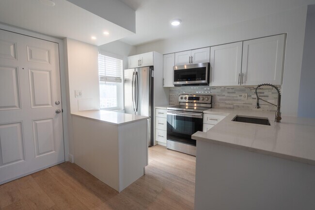 Foto del edificio - 2108 S Cypress Bend Dr