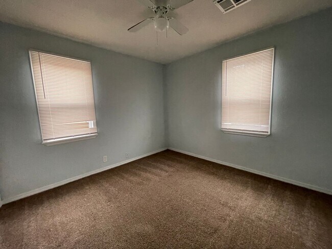 Foto del edificio - 1505 SE 65th