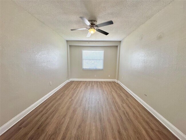 Foto del edificio - 1812 3rd St SE