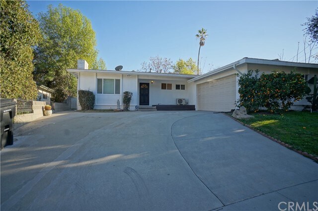 Building Photo - 890 Metro Dr