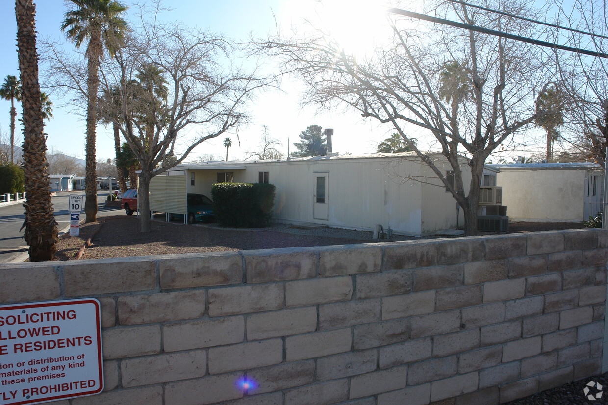 Foto del edificio - Palm Grove Senior Mobile Home Park