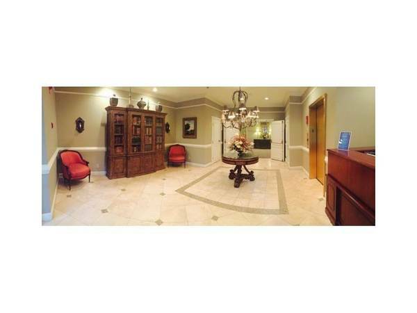 Lobby - 2921 Lenox Rd NE