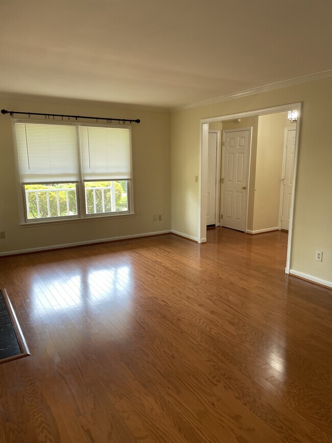 Building Photo - 2858 Powell Creek Dr