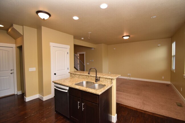 Foto del edificio - Great 3 Bed 2.5 Bath Townhome in Great Location!!!