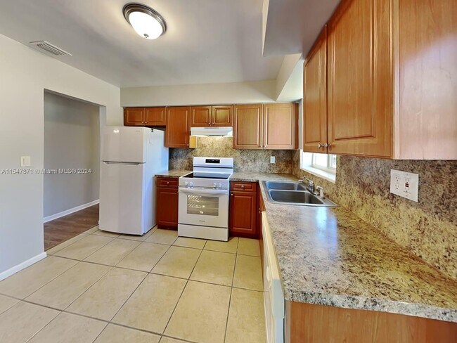 Building Photo - 401 NW 48th Terrace
