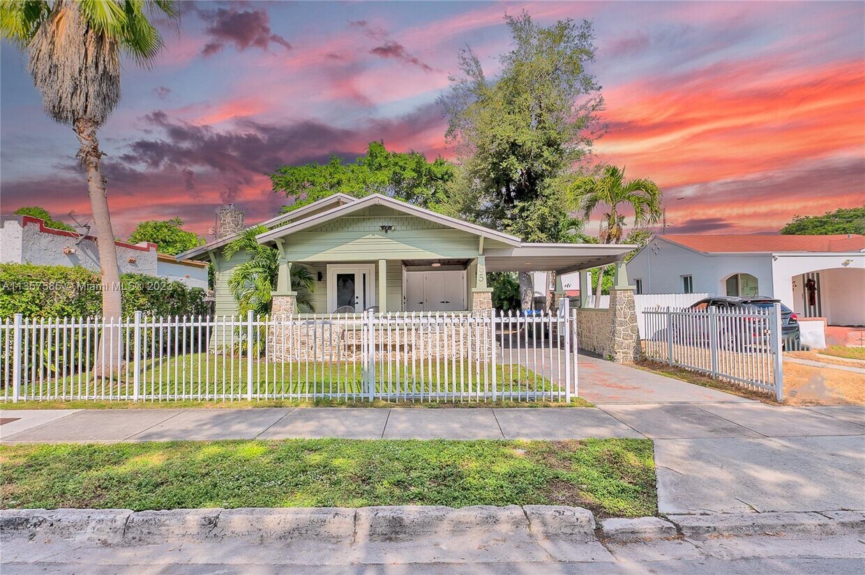 Foto principal - 85 NE 50th St