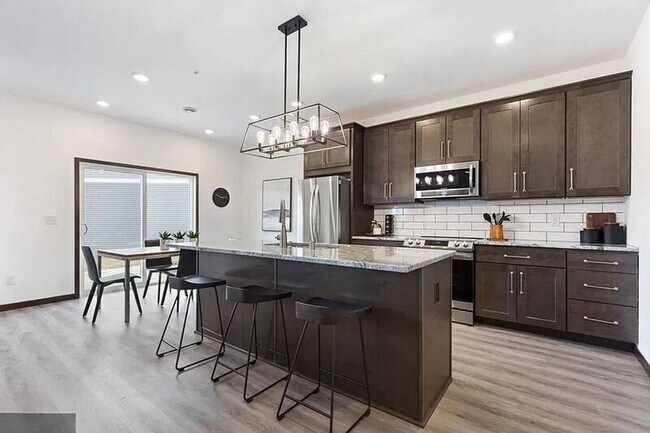 Foto del edificio - 22060 Brenly Wy