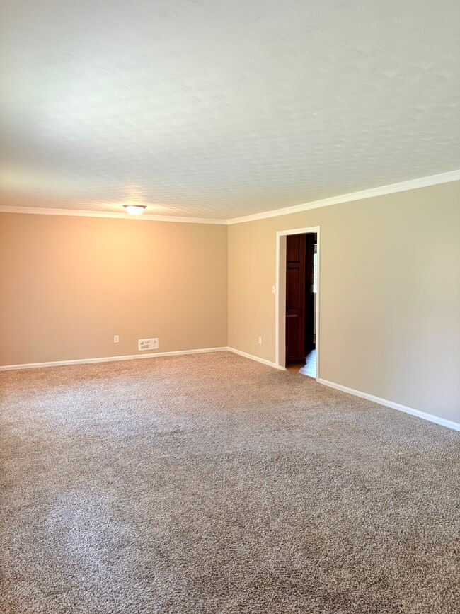 Building Photo - 2729 Utah Dr
