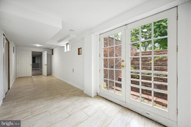 Building Photo - 205 Montvale Terrace