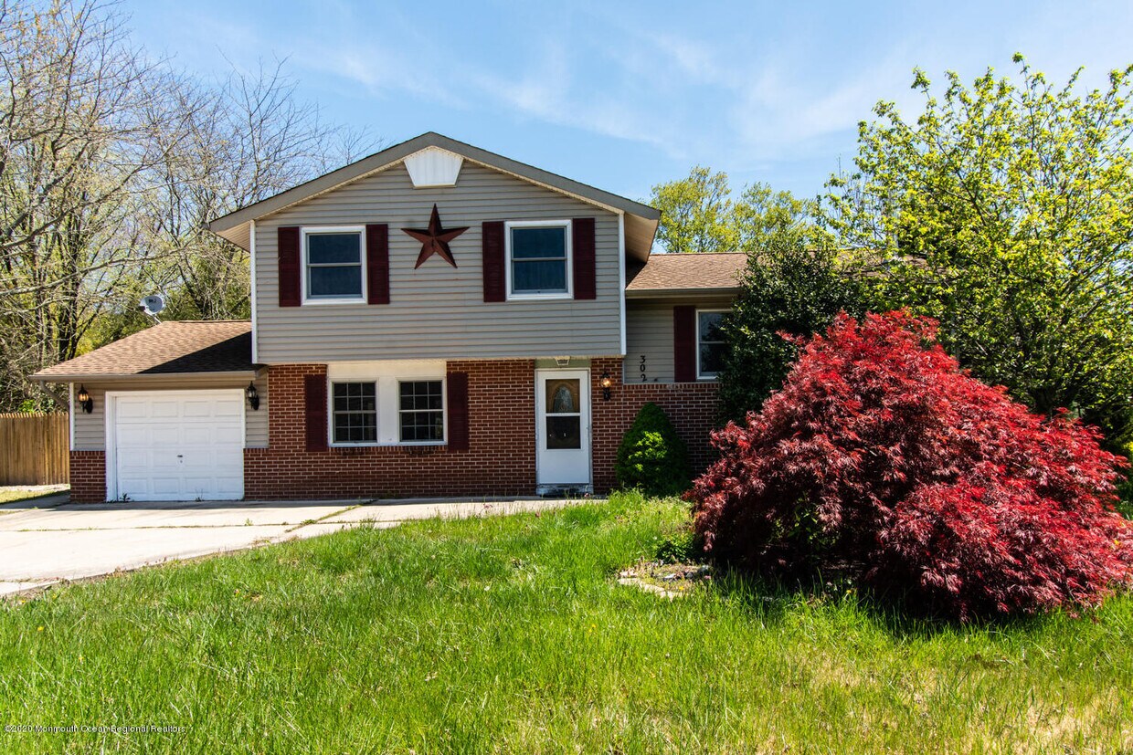 Primary Photo - 302 Candle Lake Dr