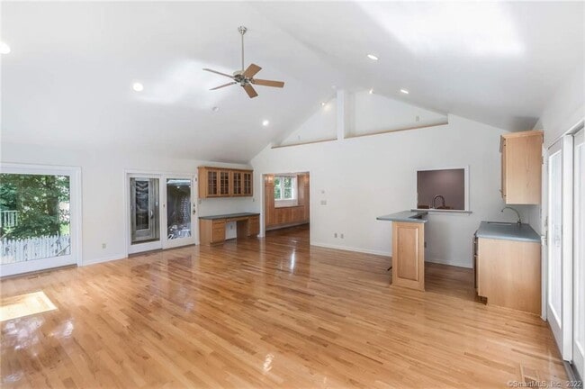 Foto del edificio - 143 Ponus Ave