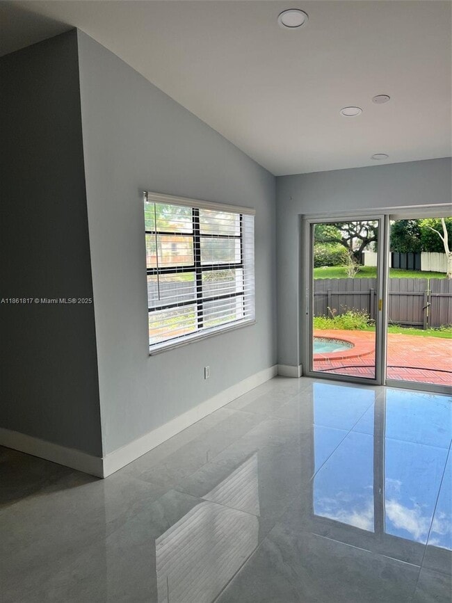 Building Photo - 13439 SW 8th Ln