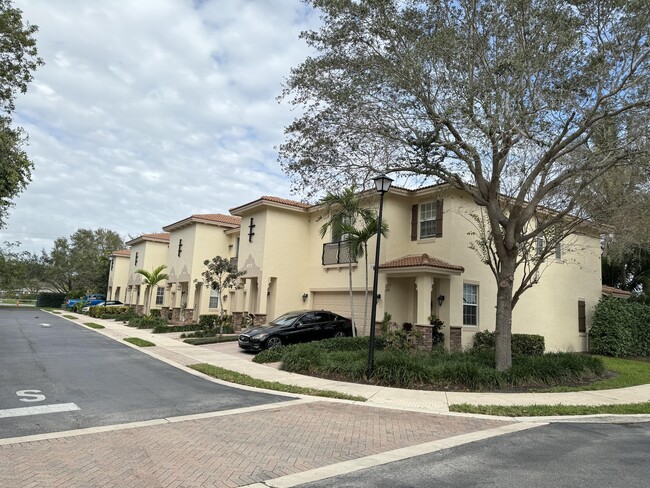 Building Photo - 1015 Ventnor Ave