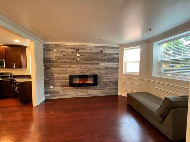 Foto del edificio - 2420 N Springfield Ave