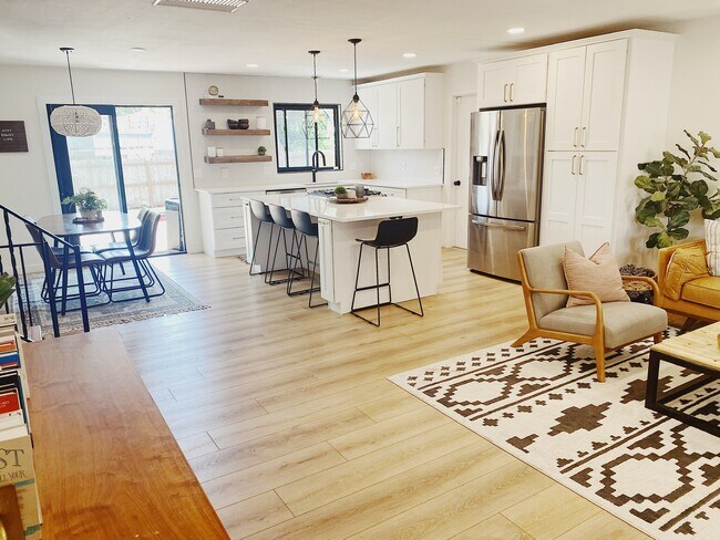Foto del edificio - 8548 W Dartmouth Pl