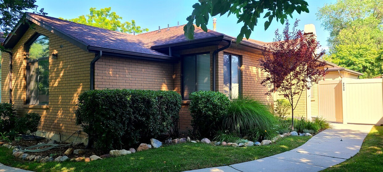 8930 S Golden Field Way, Sandy, UT 84094 Townhome Rentals in Sandy UT