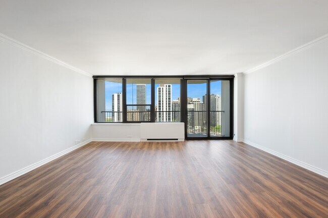 Foto del edificio - 1560 N Sandburg Terrace