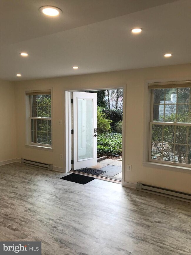 Foto del edificio - 5236 Loughboro Rd NW