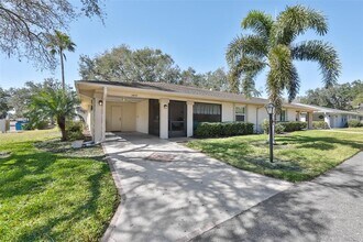 Building Photo - 2035 Hampstead Cir