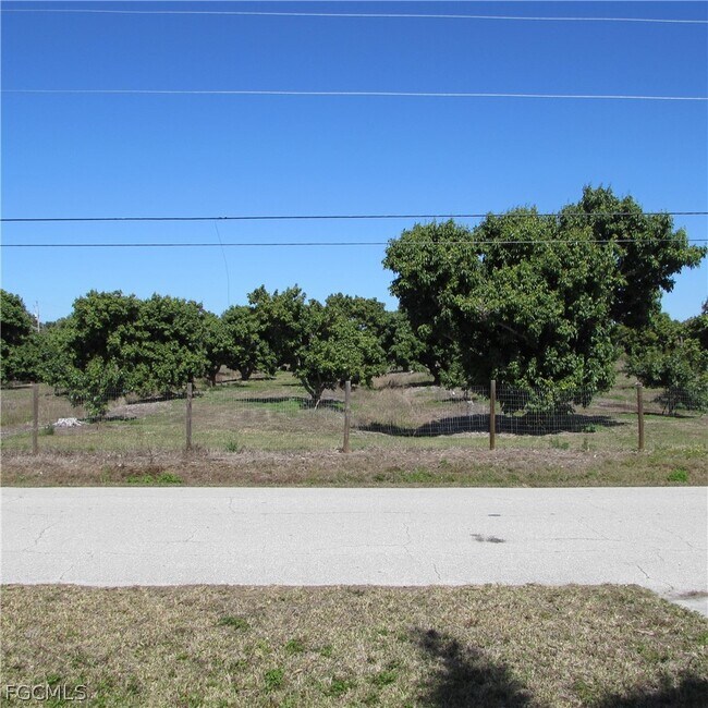 Foto del edificio - 5773 Marina Rd