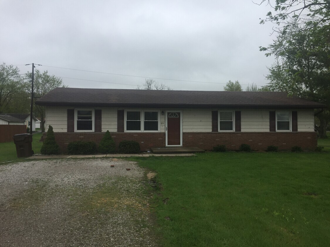 325 Greenbriar Rd, Hanover, IN 47243 House Rental in Hanover, IN