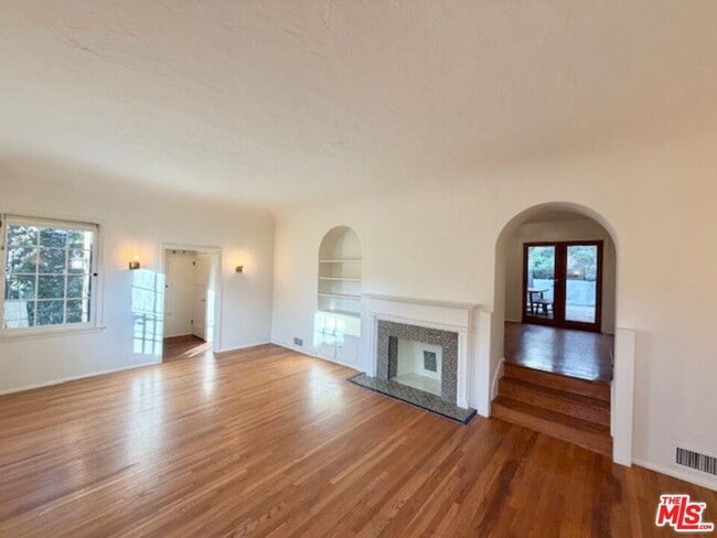 Building Photo - 208 Westmoreland Ave