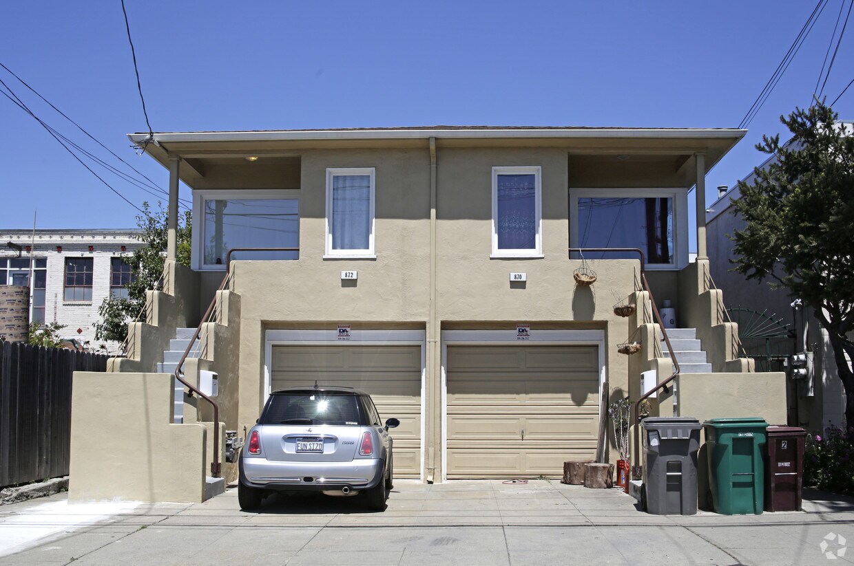 Building Photo - 870 41st St