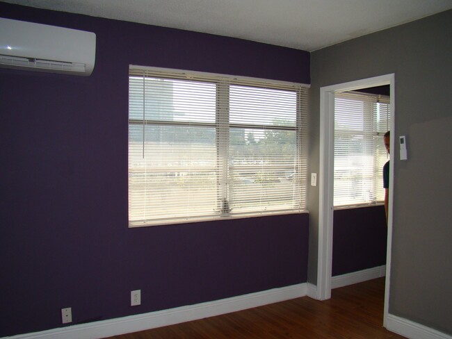 Building Photo - The Perfect Location. The Best Price. 1 Mo...