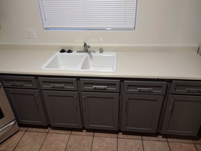 Foto del edificio - 4 Bedroom 2 Bathroom  Tropicana & Mountain...