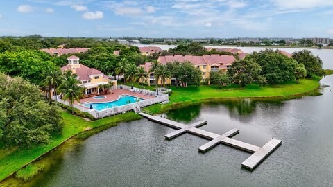 Foto principal - 2331 NW 33rd St