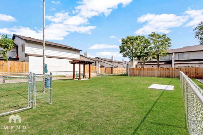 Foto del edificio - 3247 62nd St