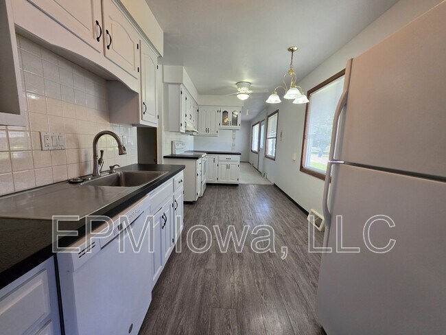 Foto del edificio - 4747 Danbury St NE