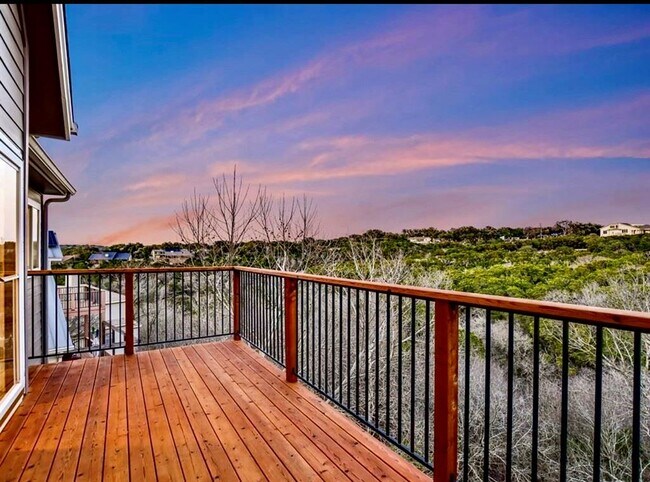 Foto del edificio - 9326 Knoll Crest Loop