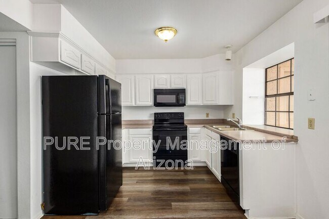 Building Photo - 4901 E Kelton Lane