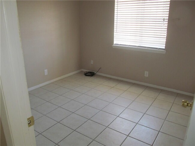 Building Photo - 5717 Dalhart Dr