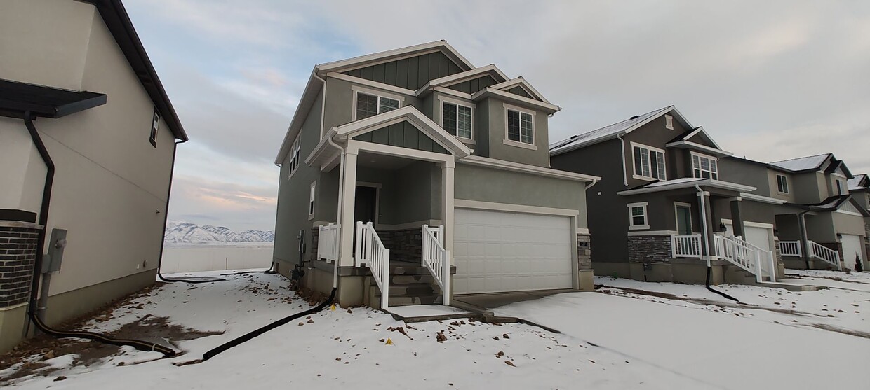 Primary Photo - GET $500 OFF THE FIRST MONTHS RENT!!!!