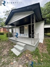 Building Photo - 2224 Avalon Rd