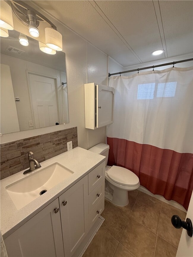 Building Photo - 2915 Thompson Ave