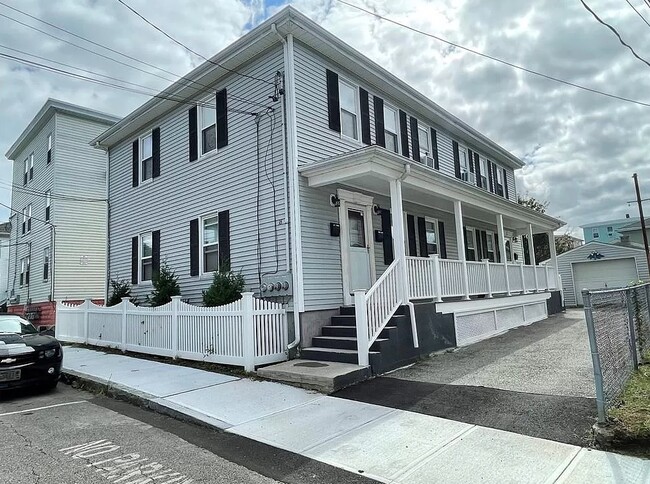 Building Photo - 18 Roma St